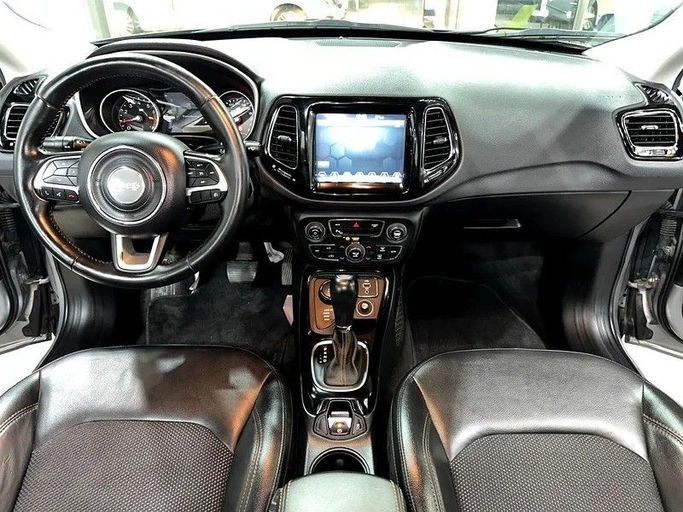 Подержанный Jeep Compass II, 2.4 л, 2018 в Абу-Даби от Al Ramz Motors Серый цвет. GCC | AUTO.AE