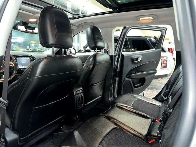 Подержанный Jeep Compass II, 2.4 л, 2018 в Абу-Даби от Al Ramz Motors Серый цвет. GCC | AUTO.AE