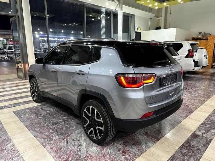 Подержанный Jeep Compass II, 2.4 л, 2018 в Абу-Даби от Al Ramz Motors Серый цвет. GCC | AUTO.AE