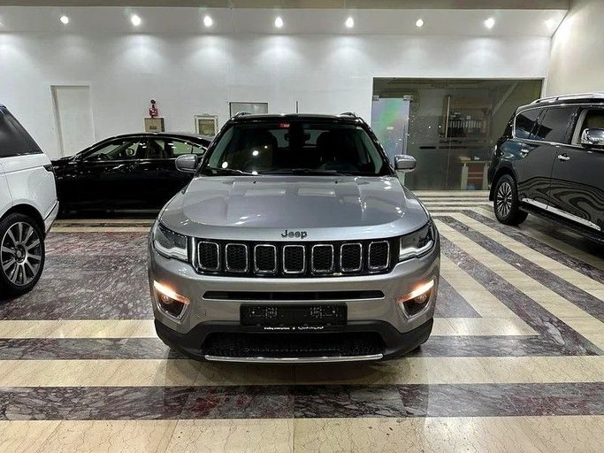 Подержанный Jeep Compass II, 2.4 л, 2018 в Абу-Даби от Al Ramz Motors Серый цвет. GCC | AUTO.AE