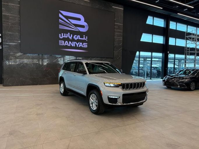 Новый Jeep Grand Cherokee L V (WL), 3.6 л, 2025 в Абу-Даби от Baniyas Cars Abu Dhabi Белый цвет. Other | AUTO.AE