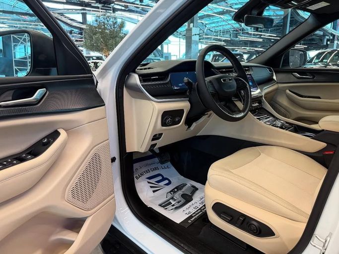 Новый Jeep Grand Cherokee L V (WL), 3.6 л, 2025 в Абу-Даби от Baniyas Cars Abu Dhabi Белый цвет. Other | AUTO.AE