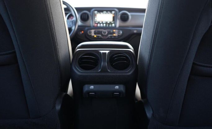 Used Jeep Wrangler IV (JL), 3.6 l, 2022 in Abu Dhabi by Advantage Motors, Green color. GCC Specs | AUTO.AE