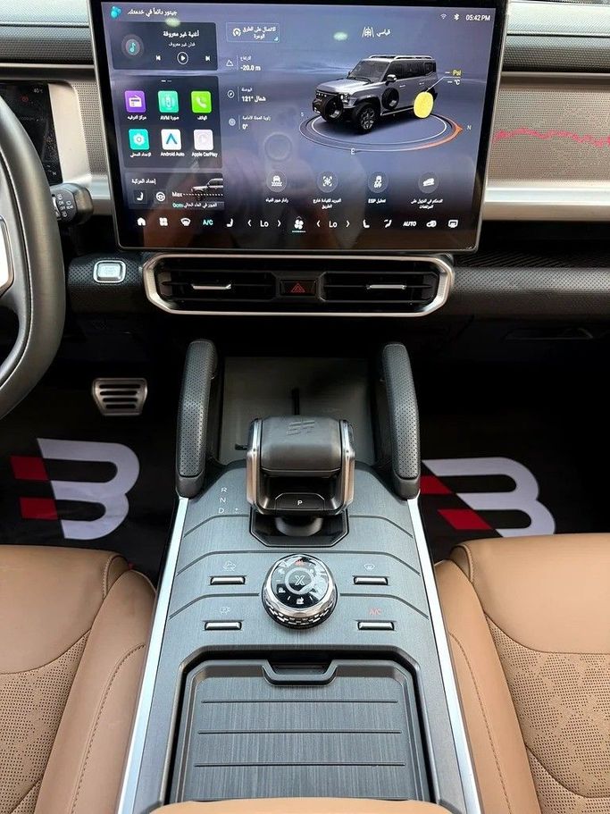 Подержанный Jetour T2, 2.0 л, 2025 в Абу-Даби от Al Bayan Motors Бежевый цвет. GCC | AUTO.AE