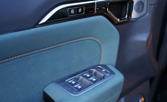 مستعملة Jetour T2, 2.0 l, 2024 في في أبو ظبي من Advantage Motors، اللون رمادي. مواصفات الخليج | AUTO.AE