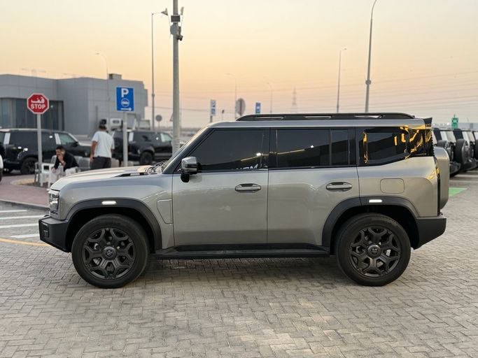 Used Jetour T2, 2.0 l, 2026 in UAE, Abu Dhabi by Al Shorook Used Car Exhibition, Silver color. GCC Specs | AUTO.AE | Listing #281683 — photo 3 of 11