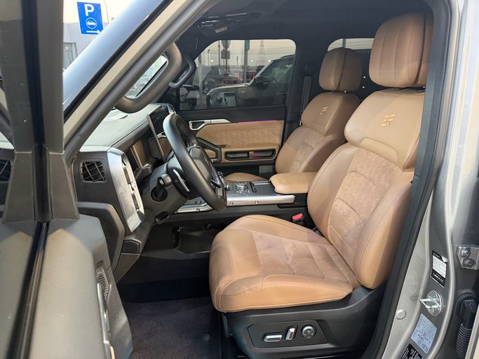 Used Jetour T2, 2.0 l, 2026 in UAE, Abu Dhabi by Al Shorook Used Car Exhibition, Silver color. GCC Specs | AUTO.AE | Listing #281683 — photo 9 of 11