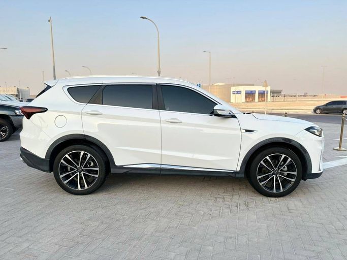Used Jetour X70 PLUS I, 1.6 l, 2022 in Abu Dhabi by Al Qeyada Motors, White color. Chinese Specs | AUTO.AE