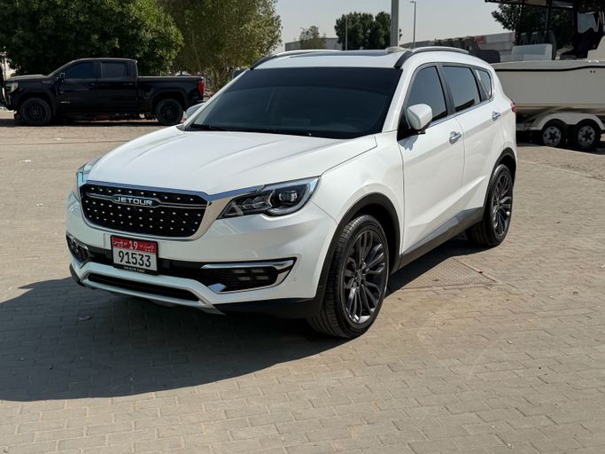مستعملة Jetour X70 أنا شد الوجه 2, 1.5 l, 2023 في في أبو ظبي، اللون أبيض. مواصفات الخليج | AUTO.AE