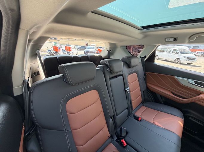 مستعملة Jetour X70 أنا شد الوجه 2, 1.5 l, 2023 في في أبو ظبي، اللون أبيض. مواصفات الخليج | AUTO.AE