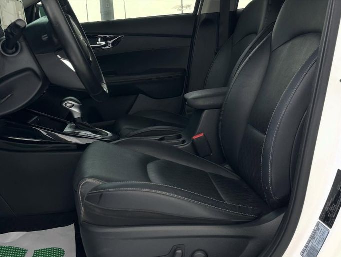 Подержанный Kia K3 II Рестайлинг, 1.6 л, 2022 в Абу-Даби от Speed Car Motors Белый цвет.  | AUTO.AE