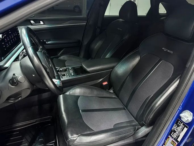 مستعملة Kia K5 ثالثاً, 1.6 l, 2022 في في أبو ظبي من F1 Lebanon vehicle Trading، اللون أزرق. المواصفات الأمريكية | AUTO.AE