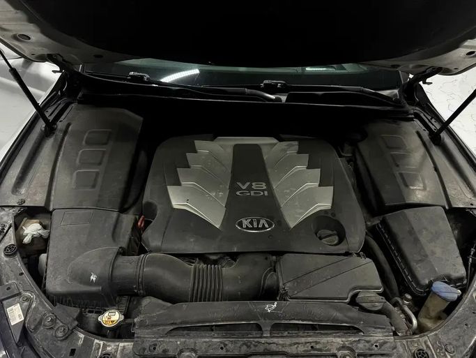 مستعملة Kia K900 I, 3.8 l, 2015 في في أبو ظبي من F1 Lebanon vehicle Trading، اللون فضي. المواصفات الكورية | AUTO.AE