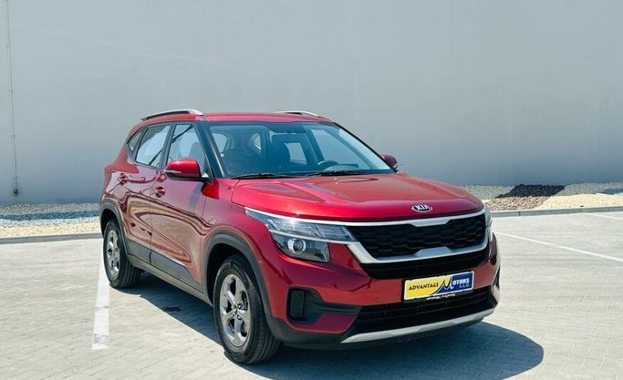 Подержанный Kia Seltos I, 1.6 л, 2021 в Абу-Даби от Advantage Motors Красный цвет. GCC | AUTO.AE