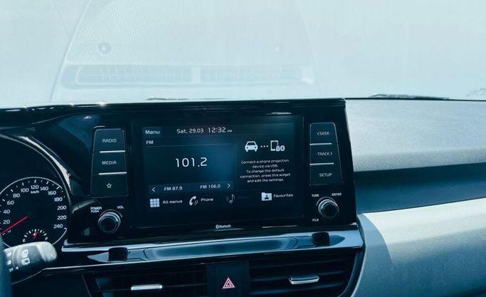 Подержанный Kia Seltos I, 1.6 л, 2021 в Абу-Даби от Advantage Motors Красный цвет. GCC | AUTO.AE