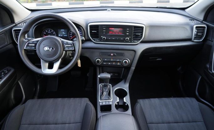 Used Kia Sportage IV Facelift, 2.0 l, 2021 in Abu Dhabi by Advantage Motors, Silver color. GCC Specs | AUTO.AE