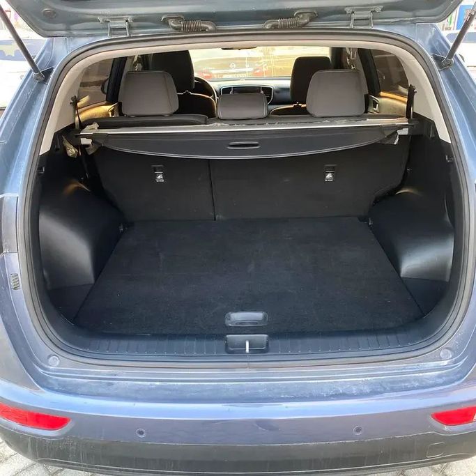 Used Kia Sportage IV, 1.6 l, 2018 in Abu Dhabi by Emco car, Blue color. GCC Specs | AUTO.AE