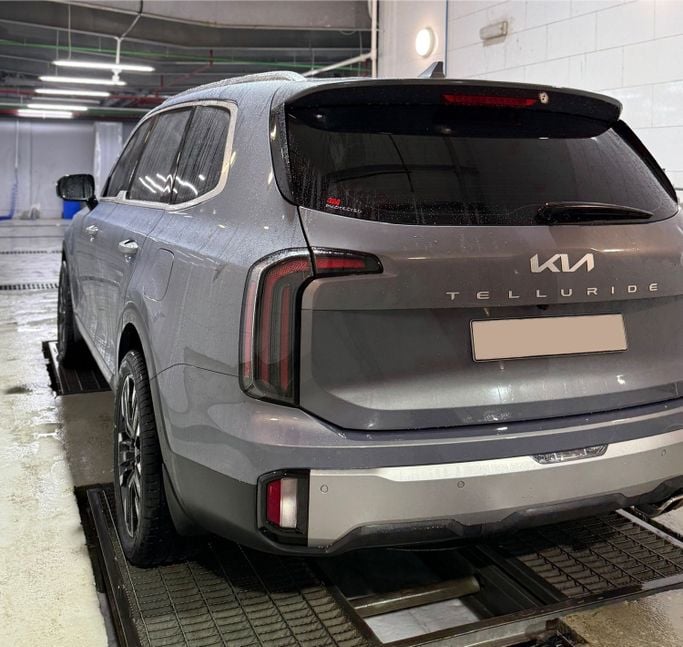 Used Kia Telluride I Facelift, 3.8 l, 2023 in Abu Dhabi, Grey color. GCC Specs | AUTO.AE