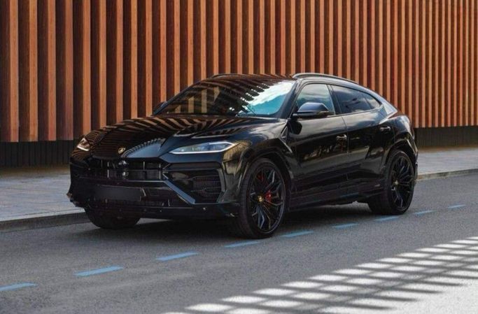 Новый Lamborghini Urus Se I Рестайлинг, 4.0 л, 2025 в Абу-Даби Черный цвет. Европейская | AUTO.AE