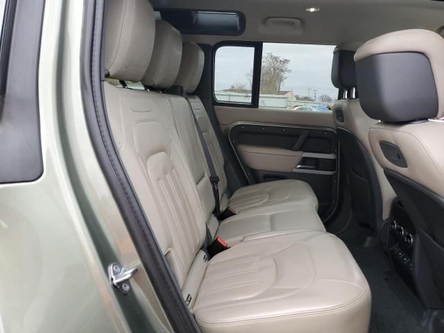 Подержанный Land Rover Defender II, 5.0 л, 2020 в Абу-Даби Серебристый цвет. Американская | AUTO.AE