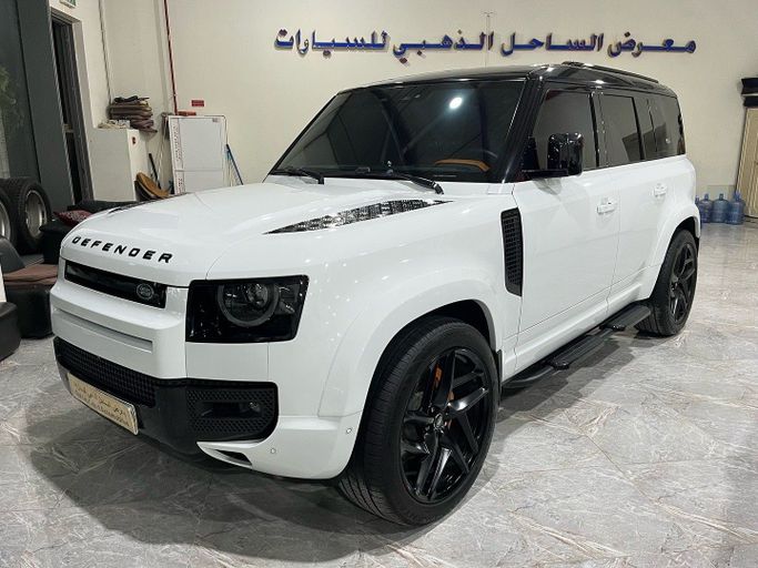 Used Land Rover Defender P400 II, 3.0 l, 2022 in Abu Dhabi by Golden coast automobile showroom, White color.  | AUTO.AE