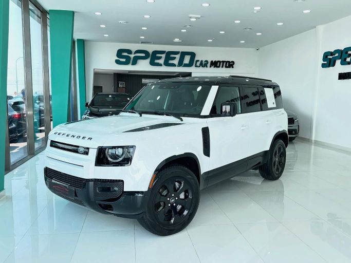 Подержанный Land Rover Defender 110 II, 2.0 л, 2024 в Абу-Даби от Speed Car Motors Белый цвет.  | AUTO.AE