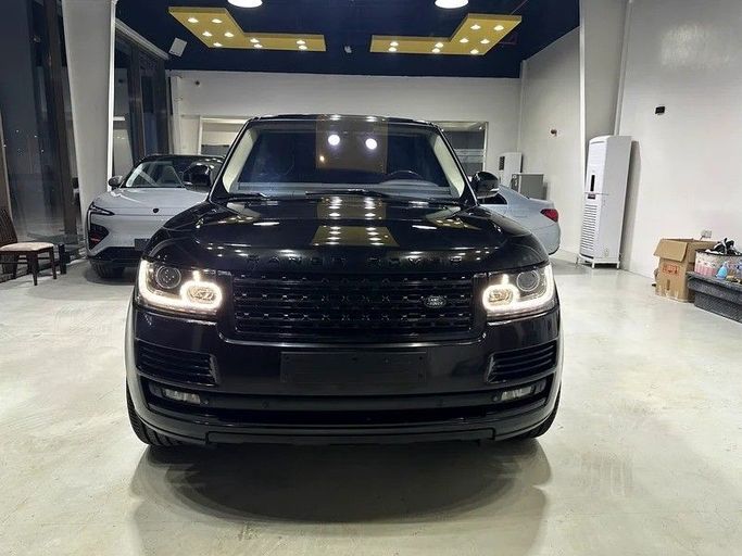 Подержанный Land Rover Range Rover P375 IV, 5.0 л, 2015 в Абу-Даби от Al Ramz Motors Черный цвет. GCC | AUTO.AE