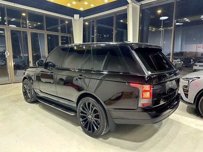 Подержанный Land Rover Range Rover P375 IV, 5.0 л, 2015 в Абу-Даби от Al Ramz Motors Черный цвет. GCC | AUTO.AE