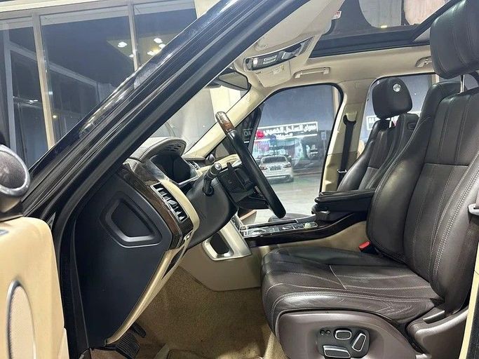 Подержанный Land Rover Range Rover P375 IV, 5.0 л, 2015 в Абу-Даби от Al Ramz Motors Черный цвет. GCC | AUTO.AE