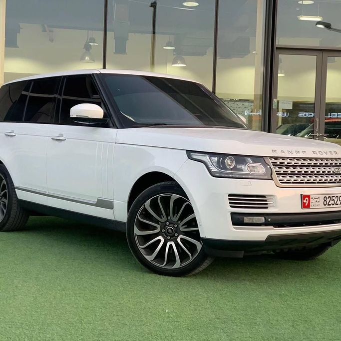 Used Land Rover Range Rover P510 IV, 5.0 l, 2015 in Abu Dhabi by Al Fajr Automobile showroom, White color. GCC Specs | AUTO.AE