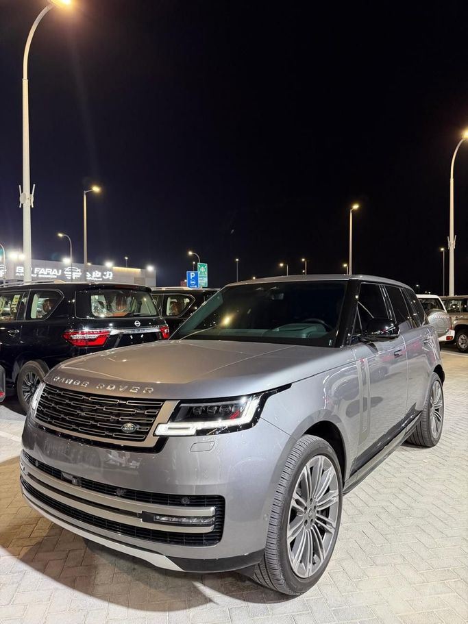 مستعملة Land Rover Range Rover P530 MHEV V, 4.4 l, 2025 في في الإمارات, أبوظبي من Around The World Auto Mobile، اللون فضي.  | AUTO.AE | إعلان #275025