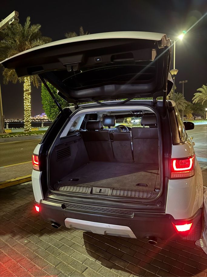 Подержанный Land Rover Range Rover Sport P380 II, 3.0 л, 2017 в Абу-Даби Белый цвет. GCC | AUTO.AE