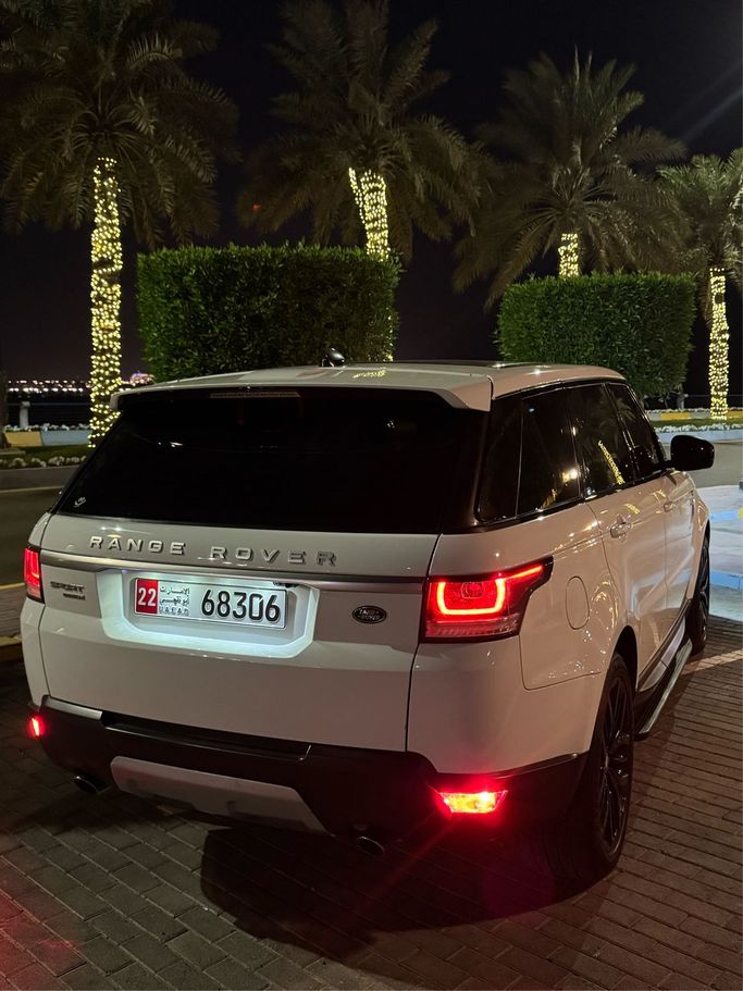 Подержанный Land Rover Range Rover Sport P380 II, 3.0 л, 2017 в Абу-Даби Белый цвет. GCC | AUTO.AE