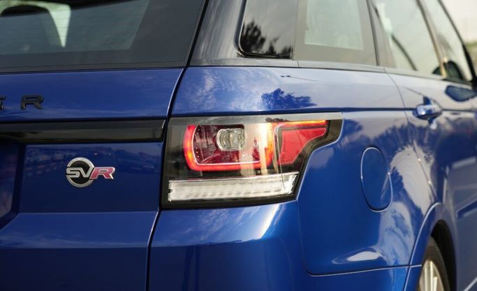 Used Land Rover Range Rover Sport SVR II Facelift, 5.0 l, 2017 in Abu Dhabi by Advantage Motors, Blue color. GCC Specs | AUTO.AE