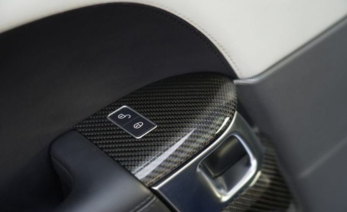 Used Land Rover Range Rover Sport SVR II Facelift, 5.0 l, 2017 in Abu Dhabi by Advantage Motors, Blue color. GCC Specs | AUTO.AE