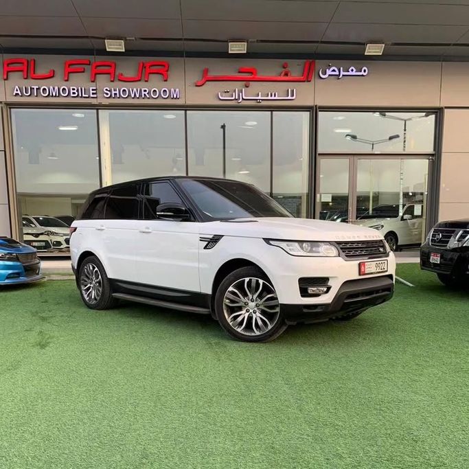 Подержанный Land Rover Range Rover Sport P380 II, 3.0 л, 2015 в Абу-Даби от Al Fajr Automobile showroom Белый цвет. GCC | AUTO.AE