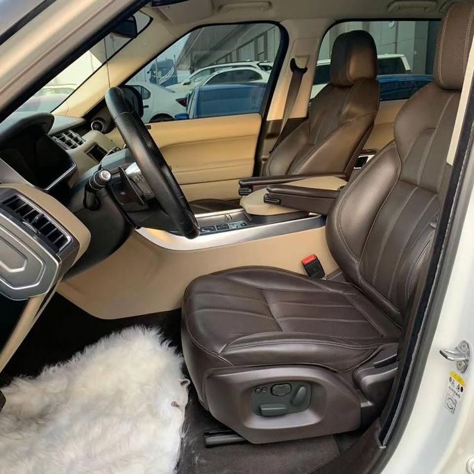 Подержанный Land Rover Range Rover Sport P380 II, 3.0 л, 2015 в Абу-Даби от Al Fajr Automobile showroom Белый цвет. GCC | AUTO.AE