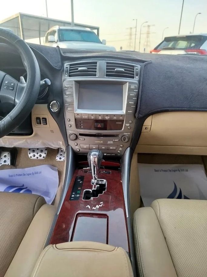 Used Lexus IS 300 II, 3.0 l, 2008 in Abu Dhabi by Al Asad Automobile Showroom, White color. GCC Specs | AUTO.AE