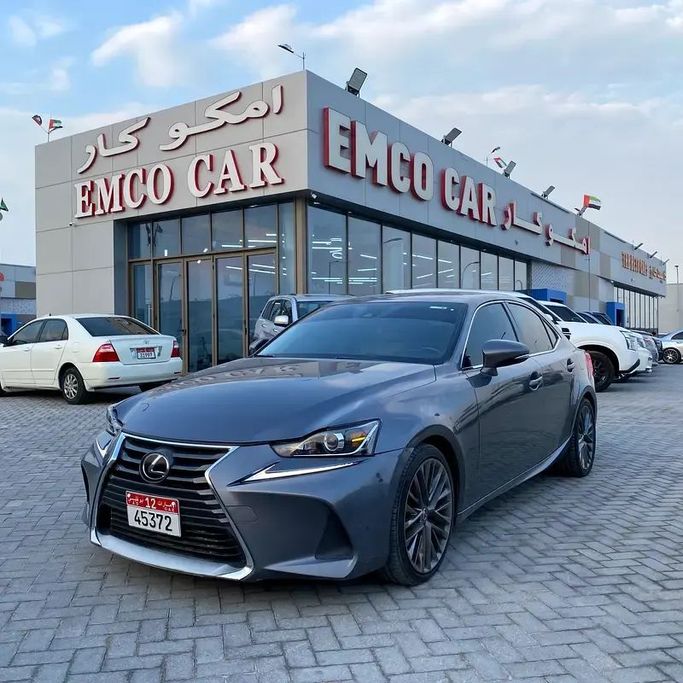 Подержанный Lexus IS 300 III Рестайлинг, 2.0 л, 2017 в Абу-Даби от Emco car Серый цвет. Американская | AUTO.AE