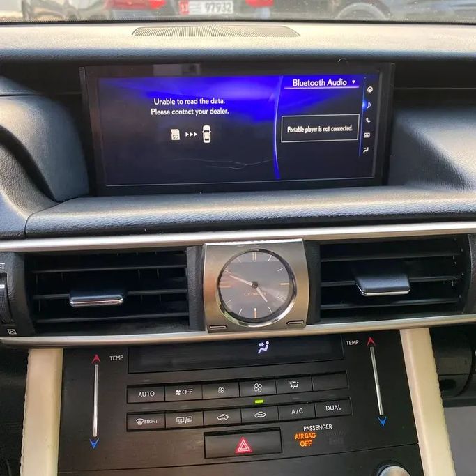 Подержанный Lexus IS 300 III Рестайлинг, 2.0 л, 2017 в Абу-Даби от Emco car Серый цвет. Американская | AUTO.AE