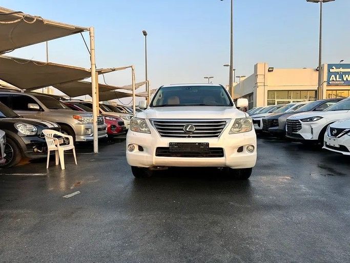 Used Lexus LX 570 III, 5.7 l, 2009 in Abu Dhabi by Al Waleed Used Cars, White color. GCC Specs | AUTO.AE