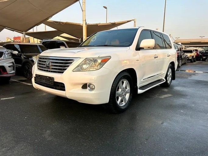 Used Lexus LX 570 III, 5.7 l, 2009 in Abu Dhabi by Al Waleed Used Cars, White color. GCC Specs | AUTO.AE