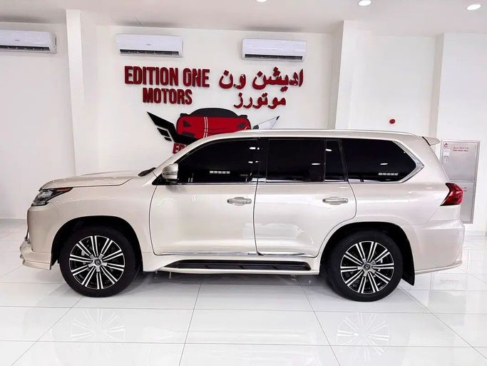 Used Lexus LX 570 III Facelift 2, 5.7 l, 2016 in Abu Dhabi by Edition One Motors, Golden color. GCC Specs | AUTO.AE