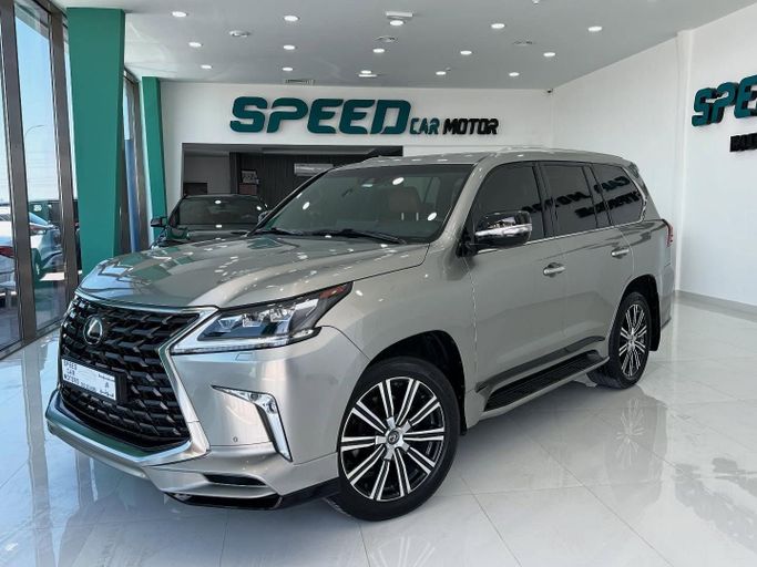 Подержанный Lexus LX 570 III Рестайлинг 2, 5.7 л, 2021 в Абу-Даби от Speed Car Motors Серебристый цвет.  | AUTO.AE