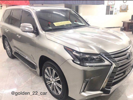 Used Lexus LX 570 III Facelift 2, 5.7 l, 2017 in Abu Dhabi by Golden coast automobile showroom, Silver color. GCC Specs | AUTO.AE