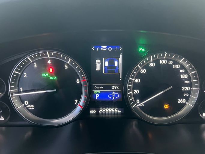 Новый Lexus LX 570 III Рестайлинг 2, 5.7 л, 2017 в ОАЭ, Абу-Даби от The One Motors Белый цвет. GCC | AUTO.AE | Объявление #295629 — фото 14 из 21