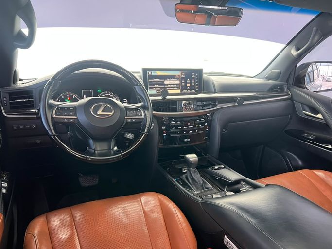 Новый Lexus LX 570 III Рестайлинг 2, 5.7 л, 2017 в ОАЭ, Абу-Даби от The One Motors Белый цвет. GCC | AUTO.AE | Объявление #295629 — фото 10 из 21