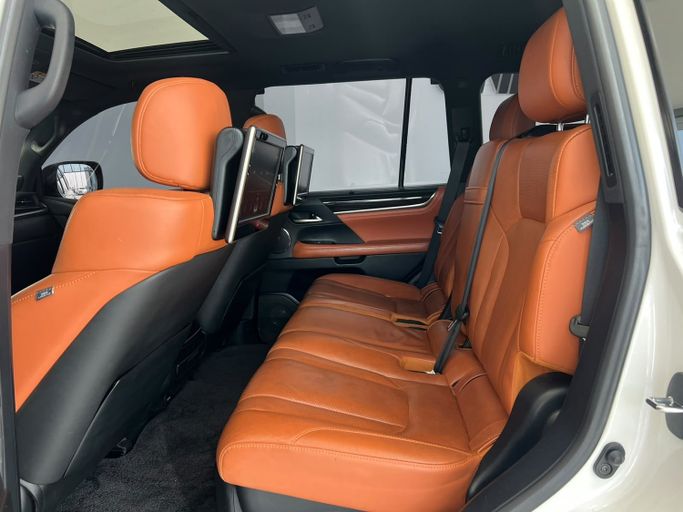 Новый Lexus LX 570 III Рестайлинг 2, 5.7 л, 2017 в ОАЭ, Абу-Даби от The One Motors Белый цвет. GCC | AUTO.AE | Объявление #295629 — фото 20 из 21