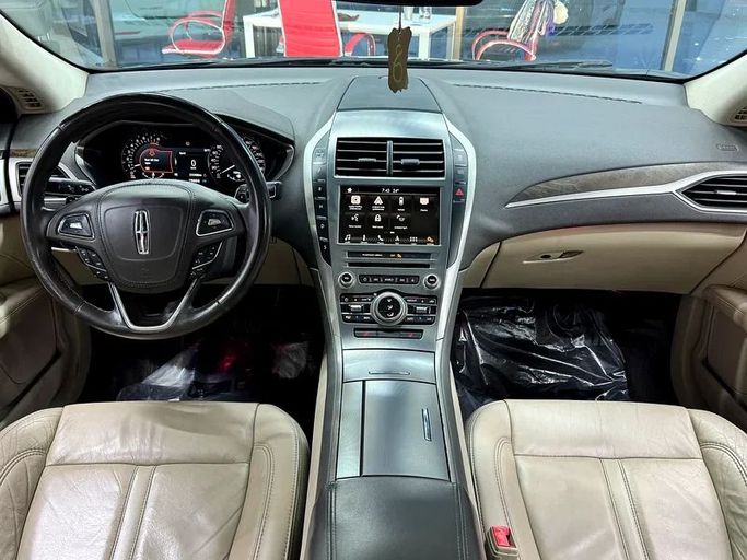 Подержанный Lincoln MKZ II Рестайлинг, 2.0 л, 2017 в Абу-Даби от F1 Lebanon vehicle Trading Черный цвет. GCC | AUTO.AE