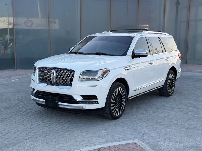 مستعملة Lincoln Navigator رابعاً, 3.5 l, 2020 في في أبو ظبي من Al Laith Cars Showroom، اللون أبيض. مواصفات الخليج | AUTO.AE